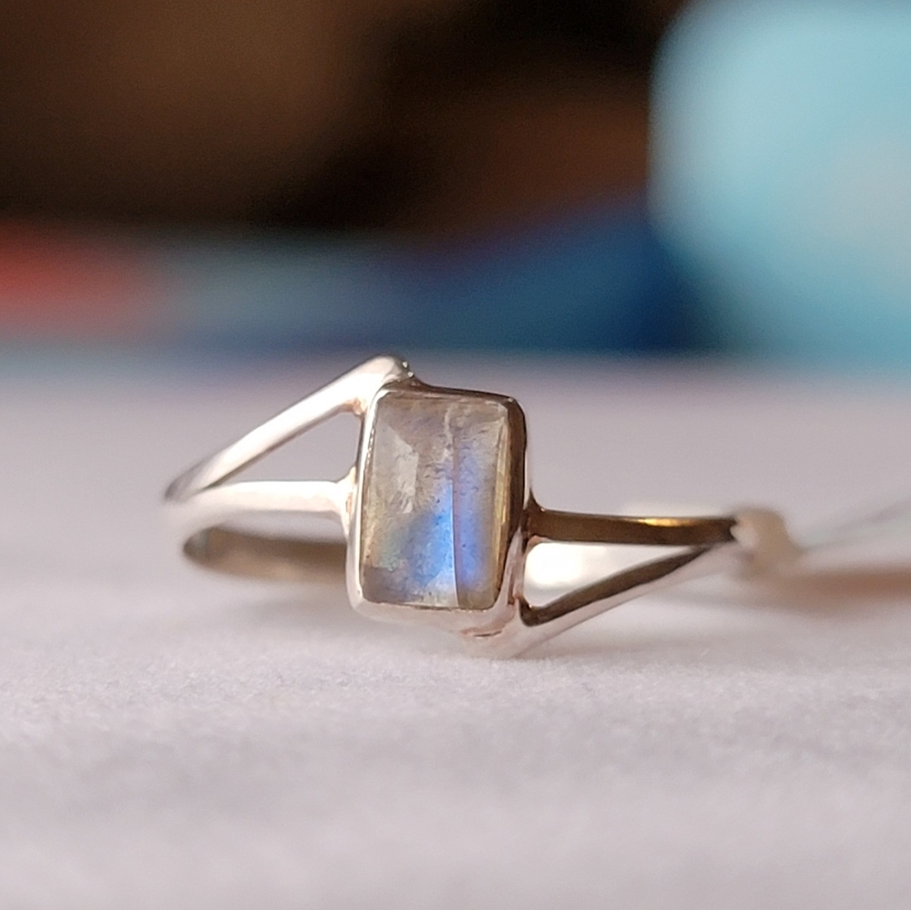 Labradorite 925 Sterling Silver Dainty Split Shank Ring Rectangle Gemstone